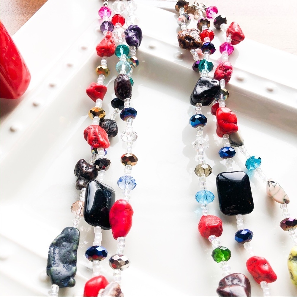 🌷NEW Multi Colored Beaded Necklace - Picture 3 of 4